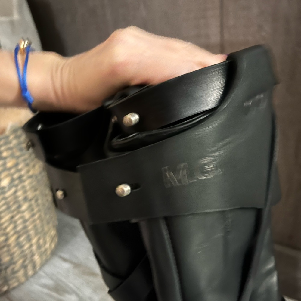 Boots - Picture 4 of 5